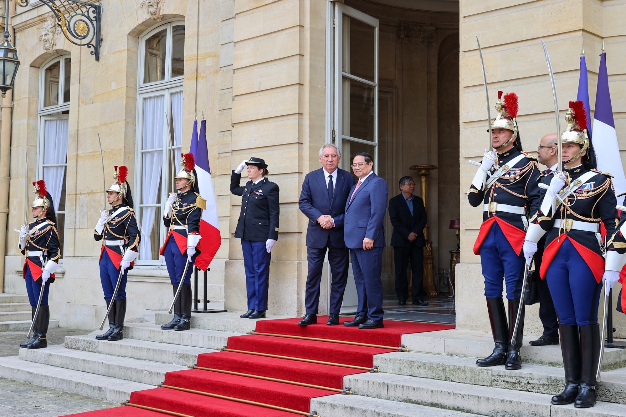 Thu tuong Phap Francois Bayrou anh 4