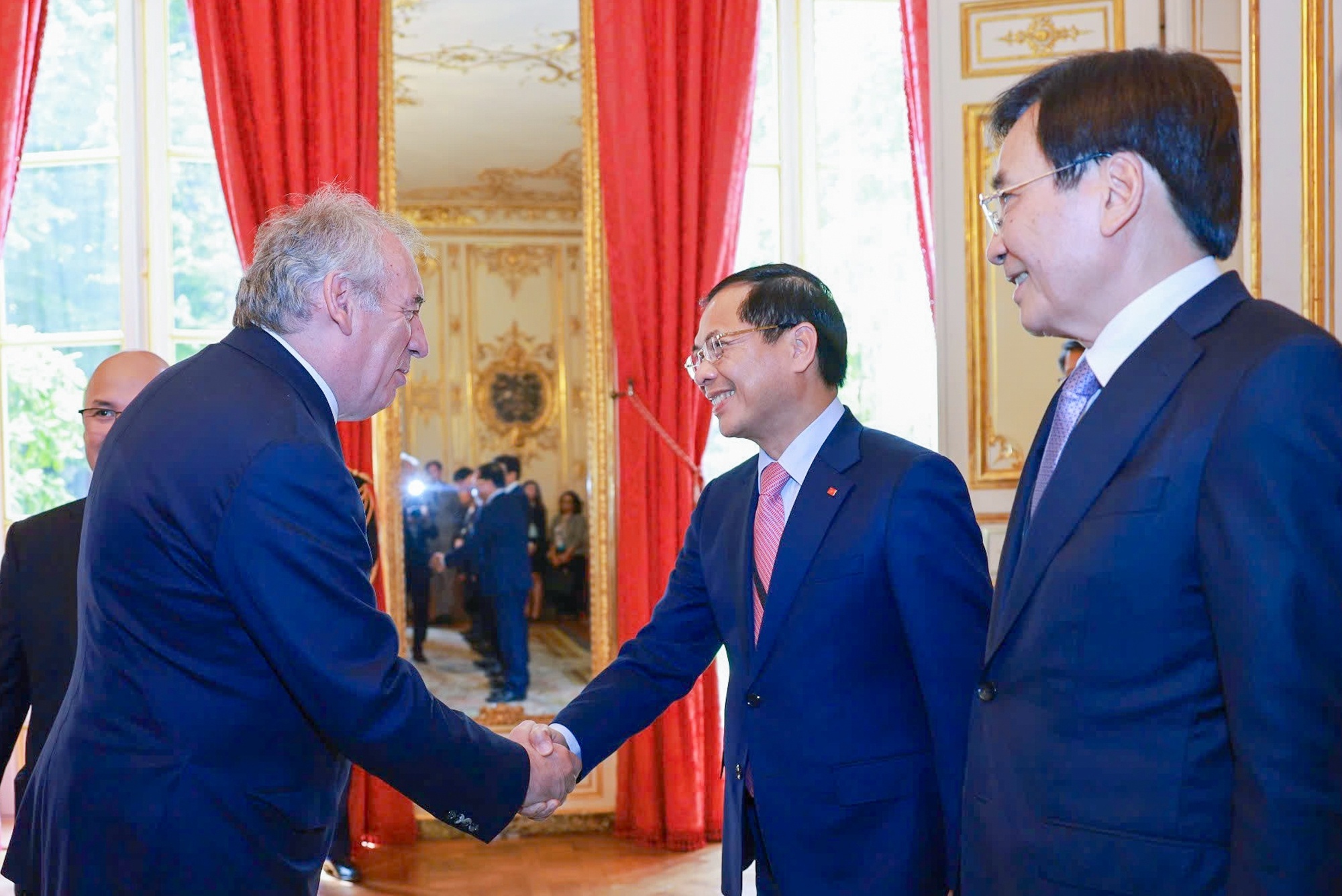 Thu tuong Phap Francois Bayrou anh 6