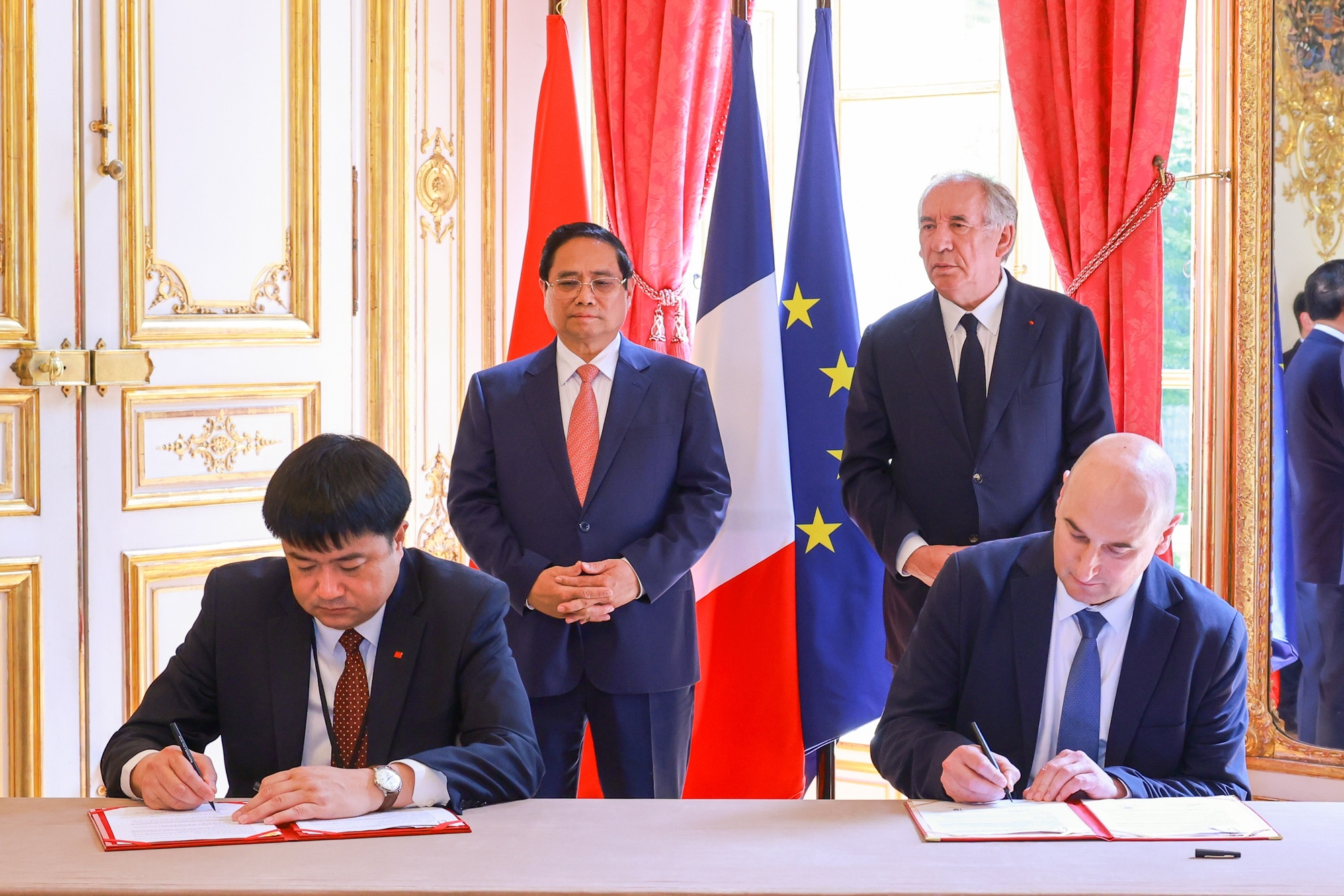 Thu tuong Phap Francois Bayrou anh 8
