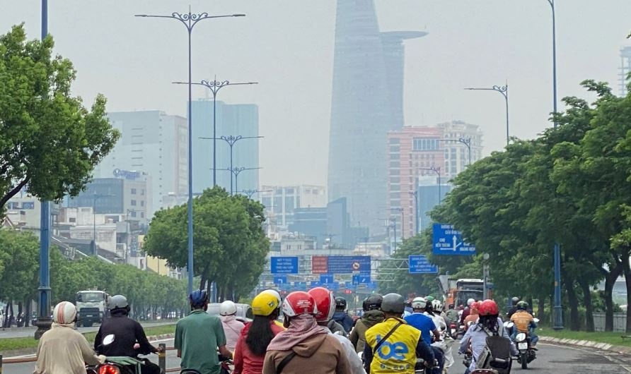 TP.HCM bat dau dot mua dong lon dien rong hinh anh