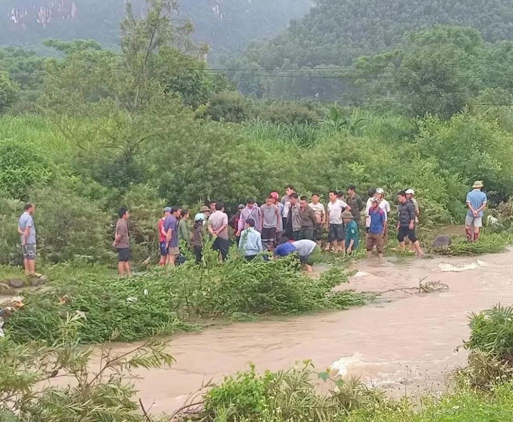 Co gai mat tich anh 1