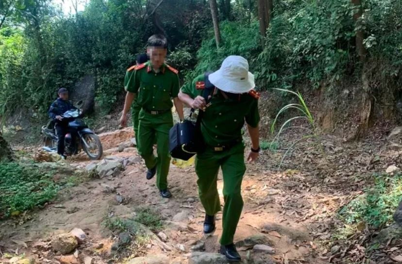 Tu vong trong rung anh 1