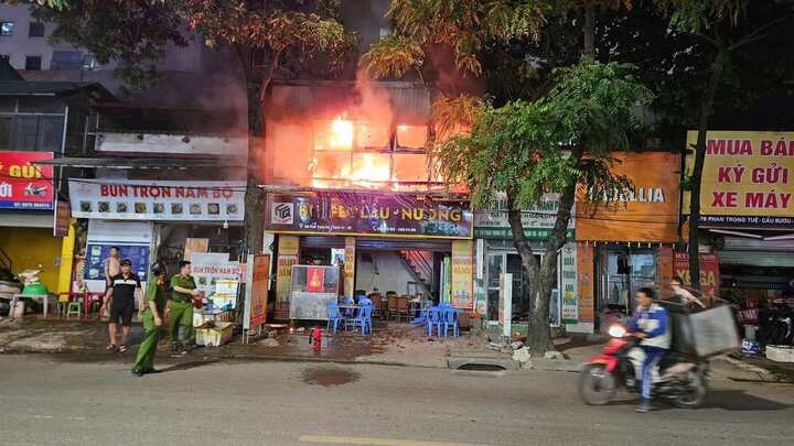 Chay lau nuong Ha Noi anh 1