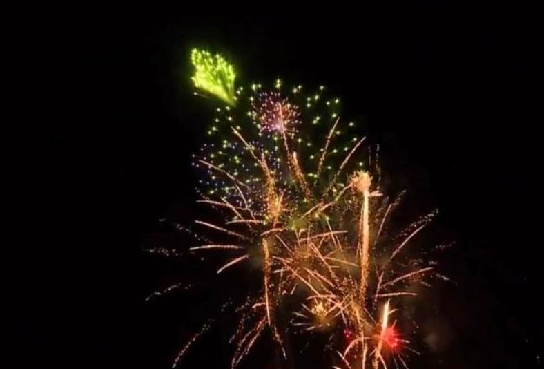 Ca Mau xin ban phao hoa tam cao mung hop nhat voi Bac Lieu hinh anh