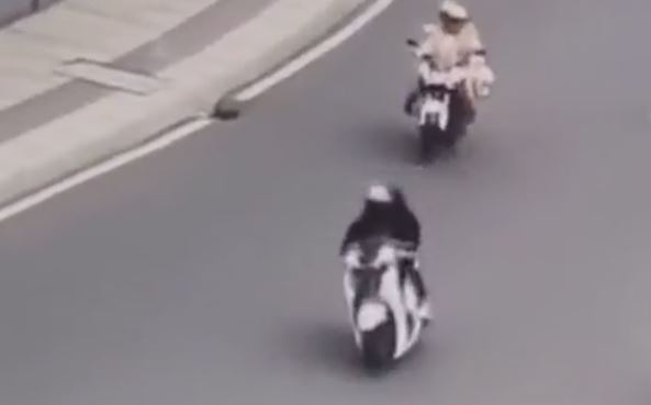 Thanh nien luon lach, danh vong, treu nguoi doan xe ho tong hinh anh