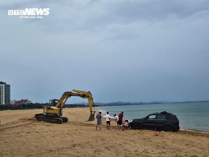 Oto xuong bien Phu Yen anh 1