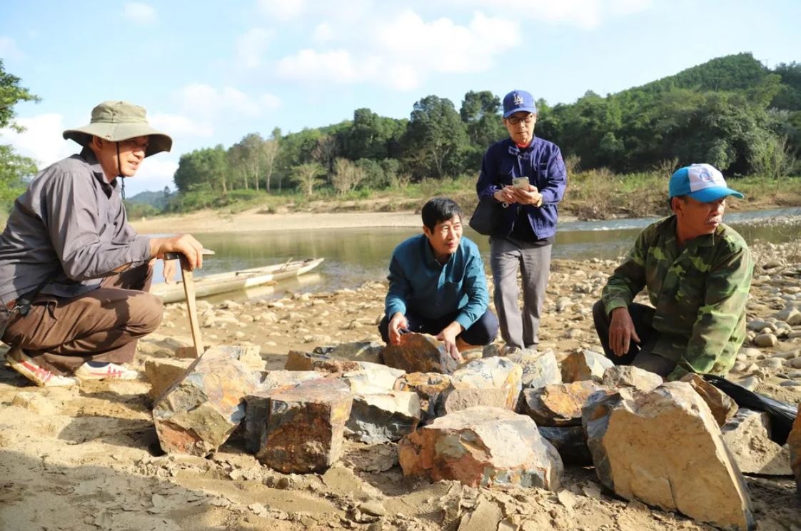Ngoc bich Quang Binh anh 4