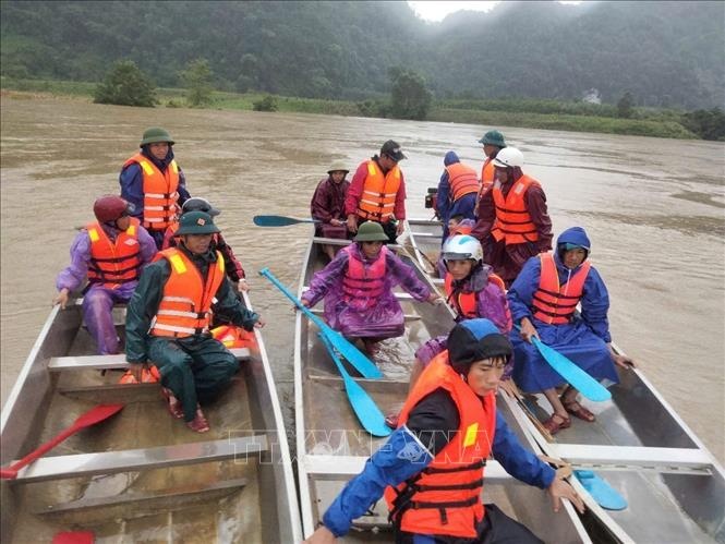 Chi em mat tich anh 1