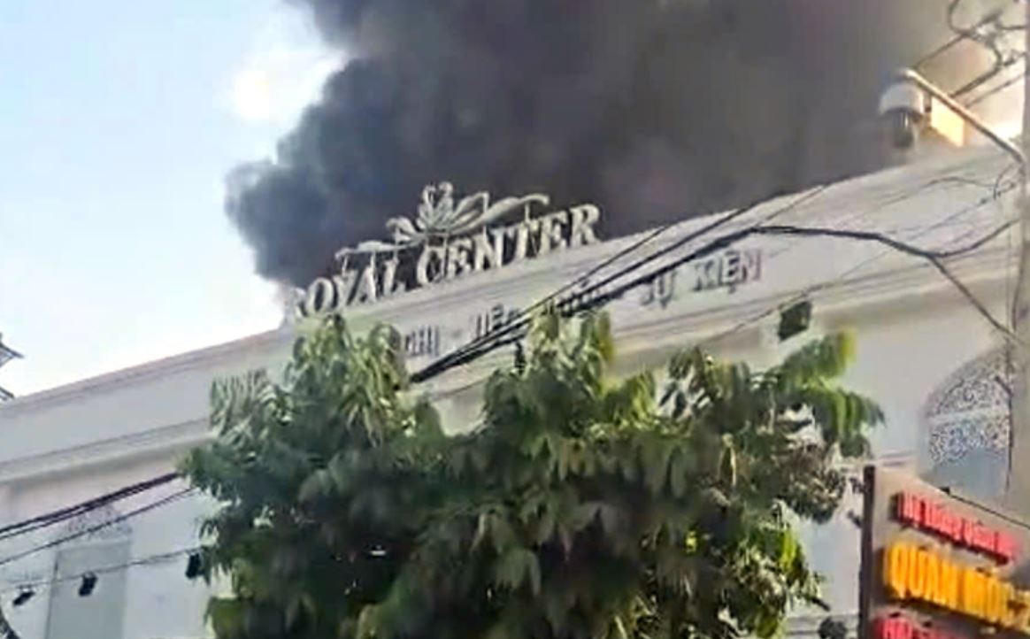 Chay lon tai trung tam tiec cuoi o TP.HCM hinh anh