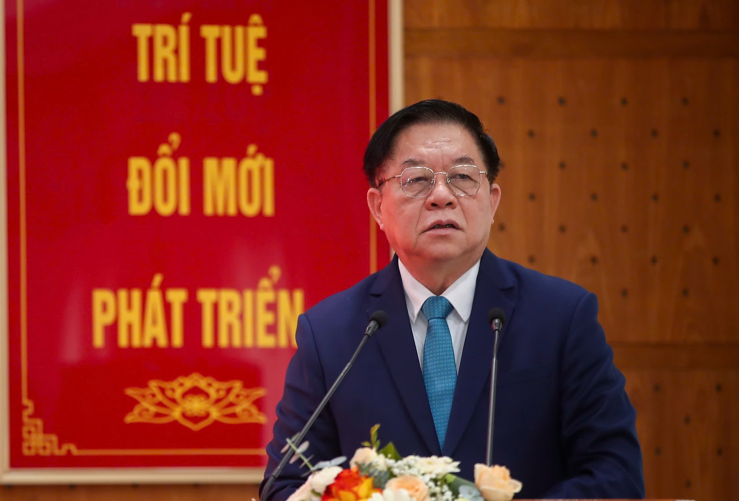 Ngon co tu tuong, dong luc gop phan dua dat nuoc vao ky nguyen moi hinh anh