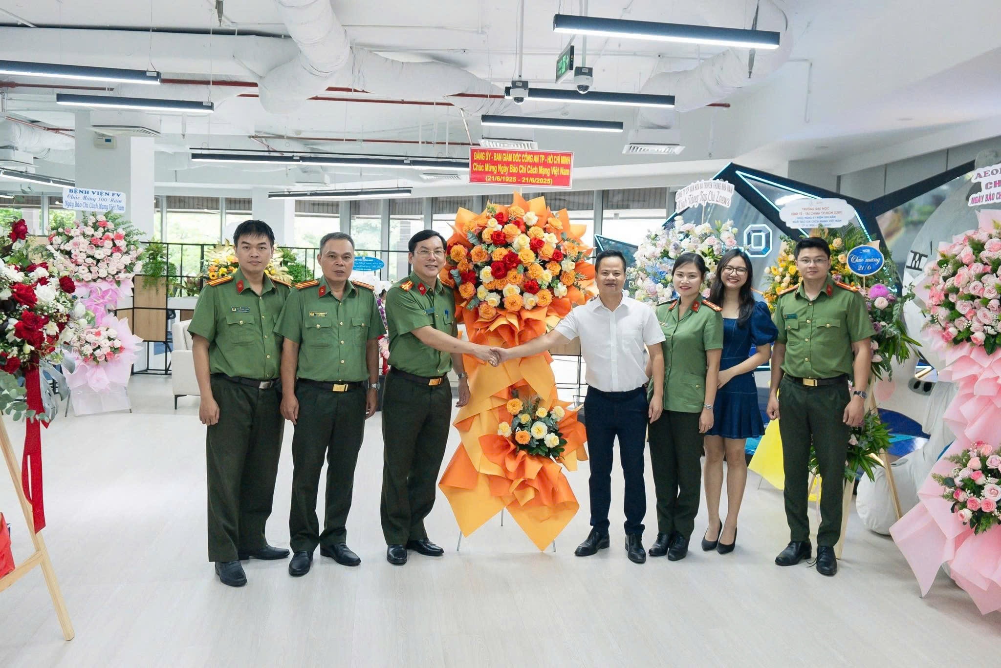 100 nam bao chi anh 3
