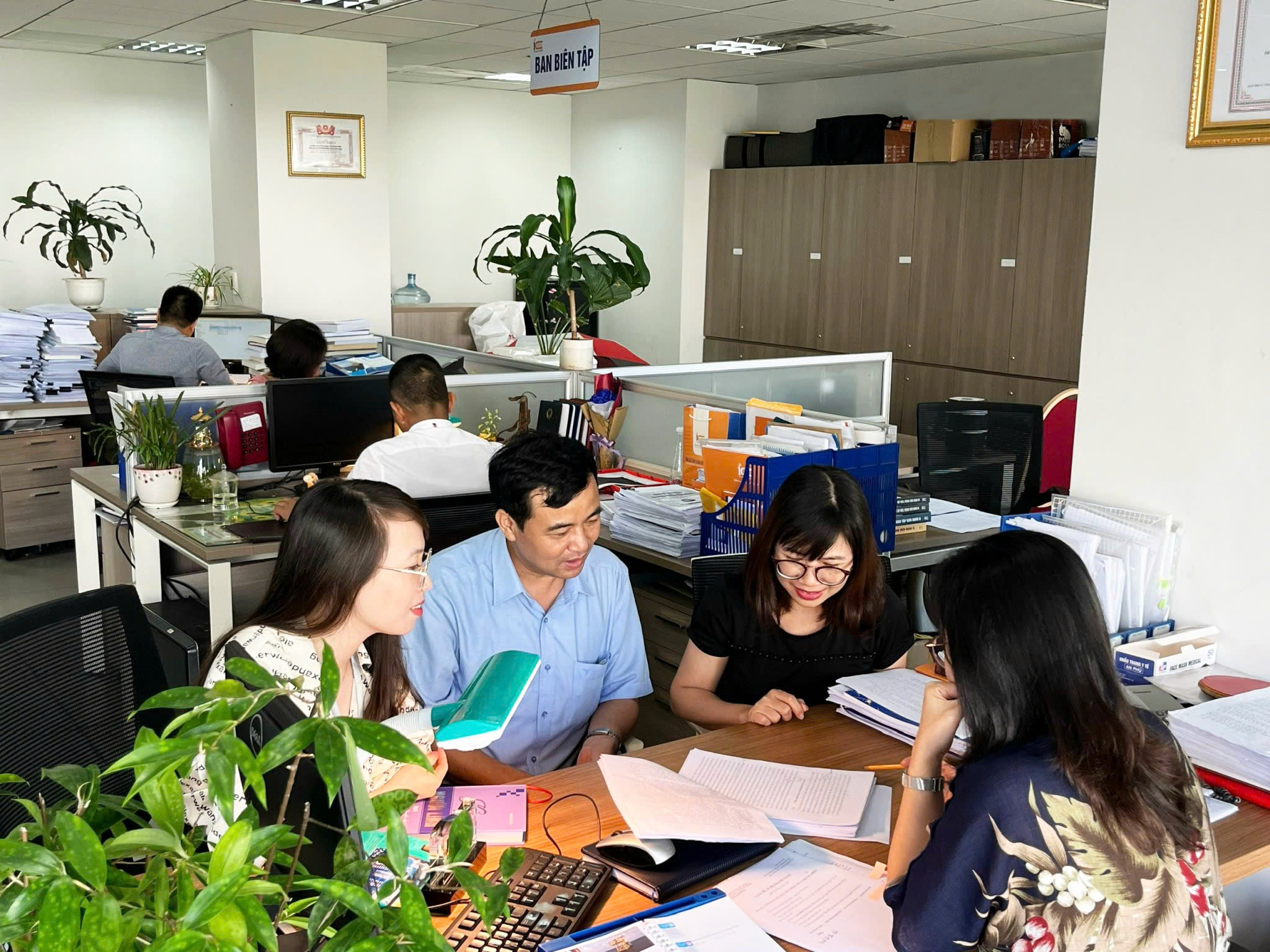 NXB uy tin anh 1