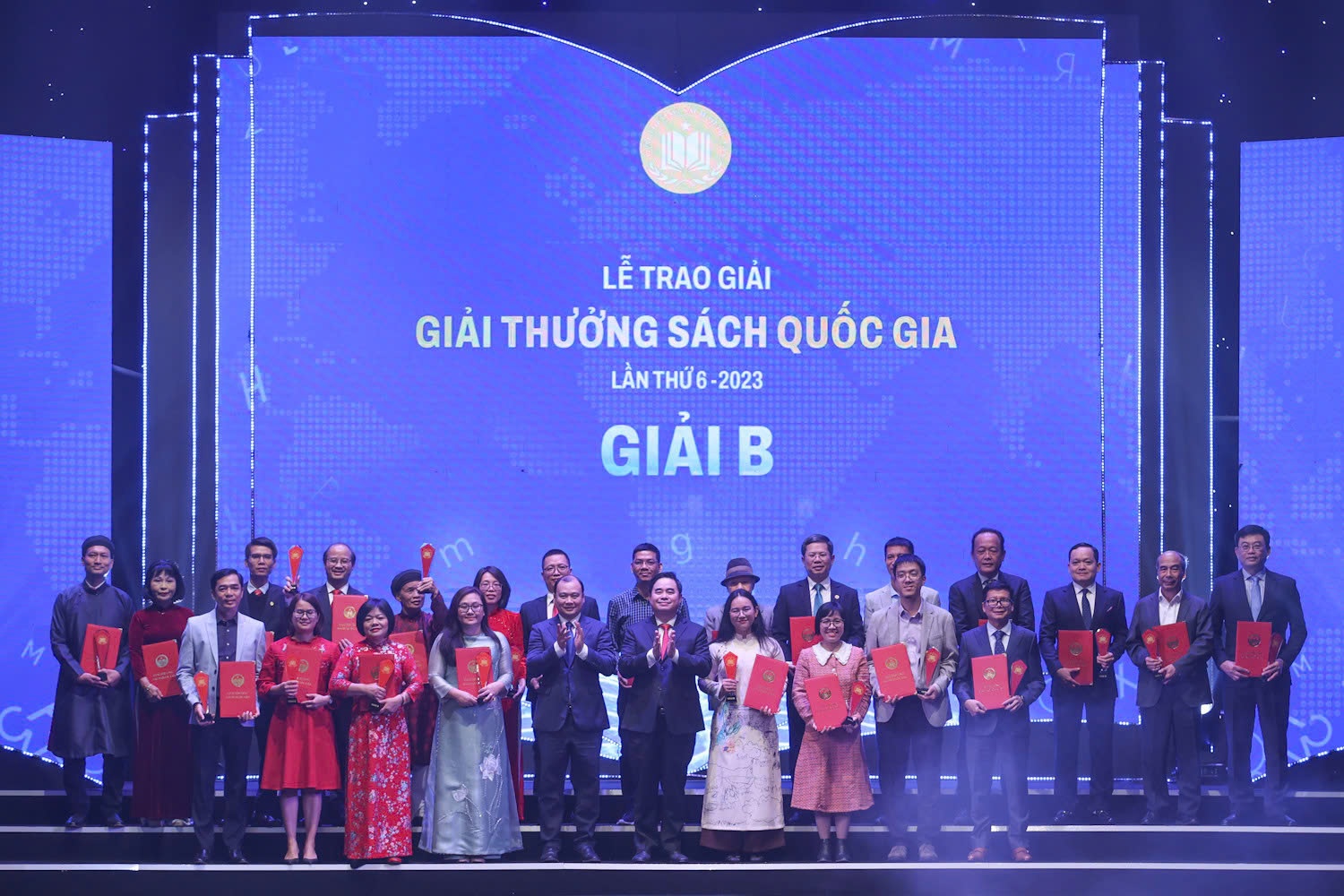 NXB uy tin anh 2