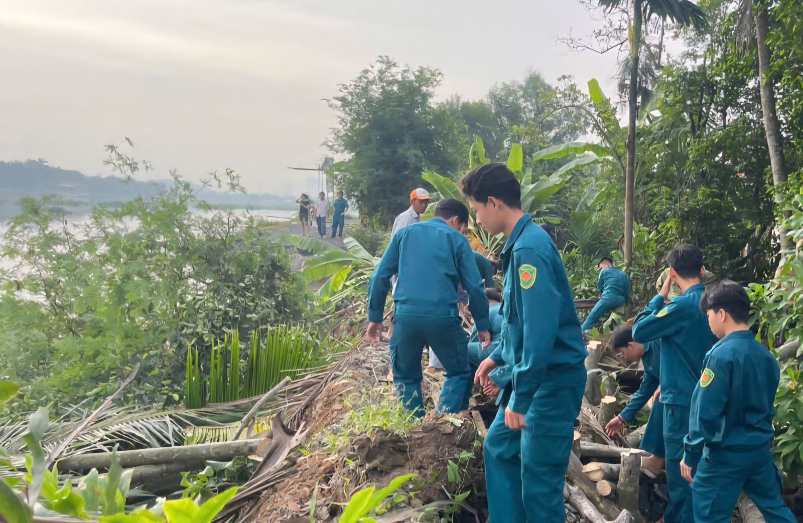 Sat lo song Sai Gon anh 2