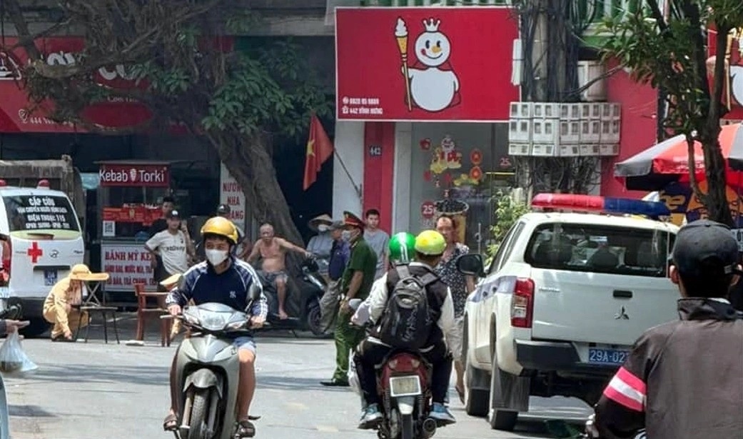 mo cua o to anh 1