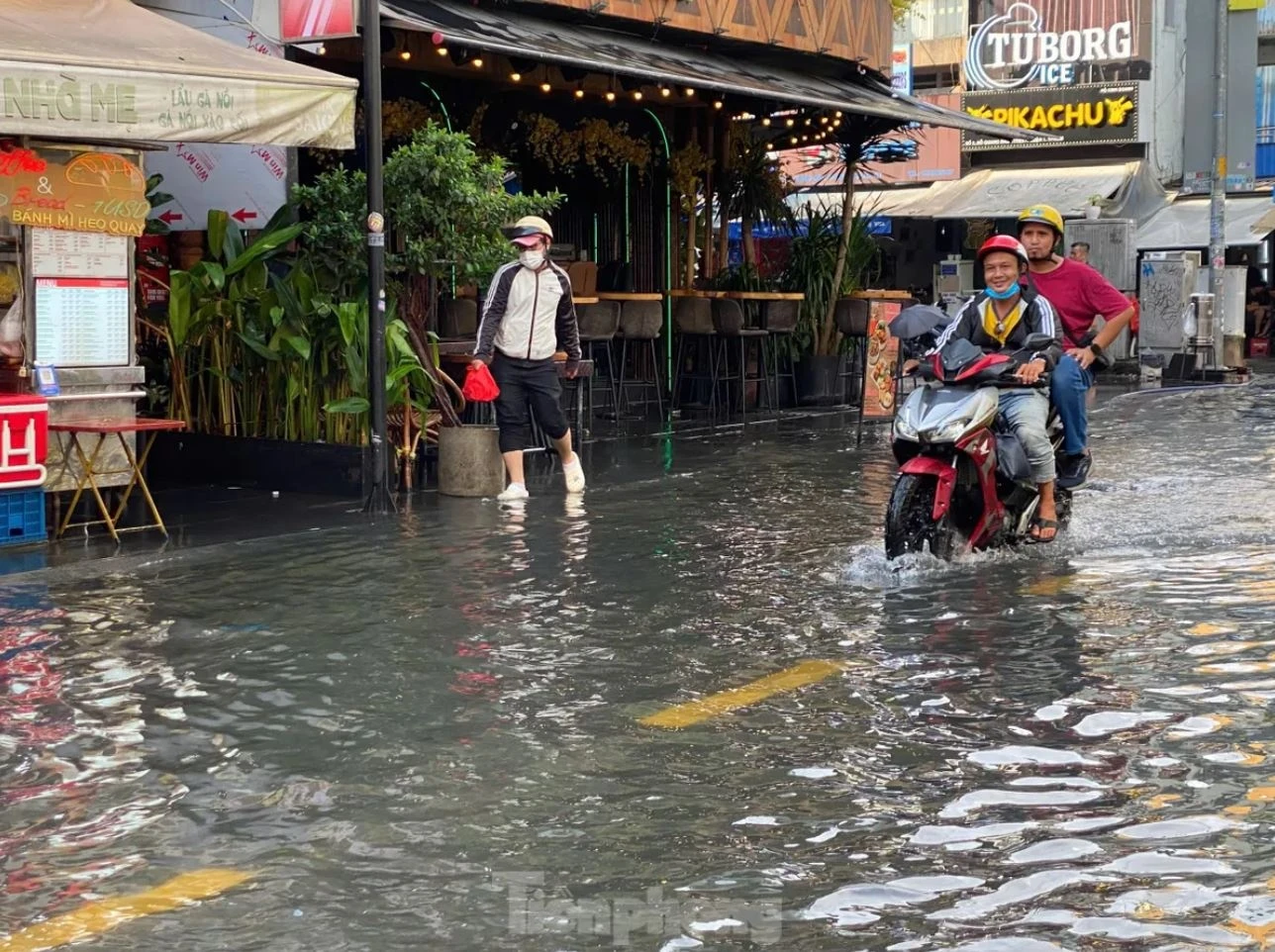 Loi nuoc Bui Vien TP.HCM anh 9