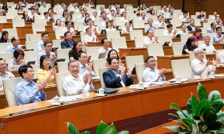 Quoc hoi sua hien phap anh 1