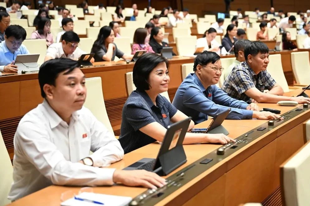 Quoc hoi sua Hien phap anh 1