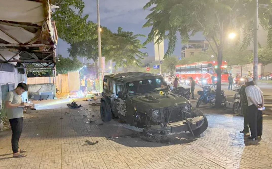 Xe Jeep tai nan TP.HCM anh 1
