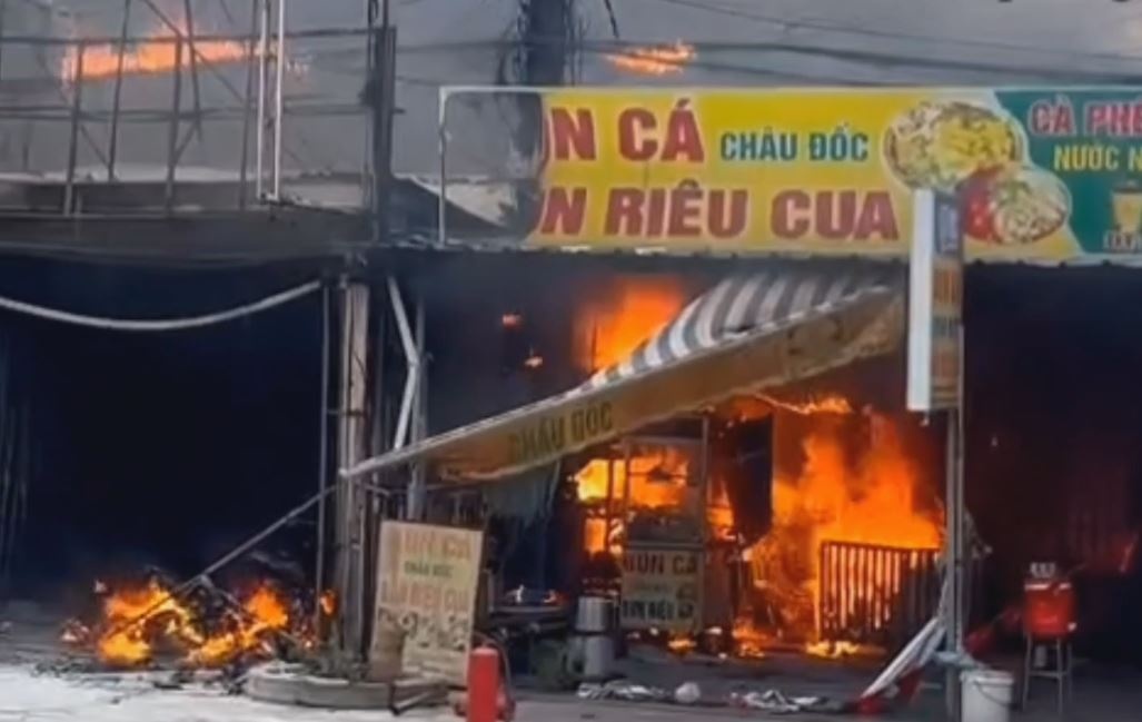 Do xang doa Binh Duong anh 1