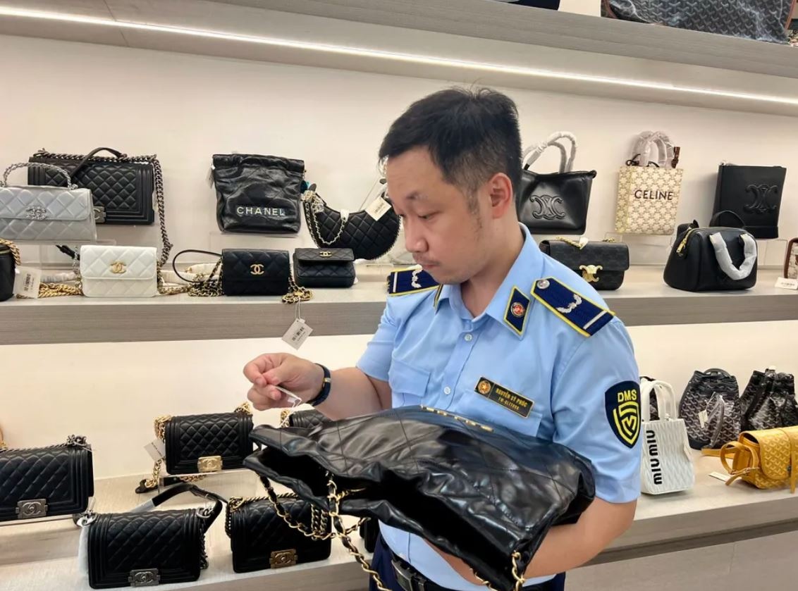 Tui Chanel gia Da Nang anh 1