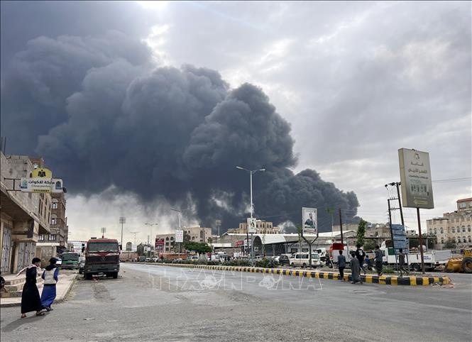 Israel khong kich thu do Sanaa cua Yemen hinh anh