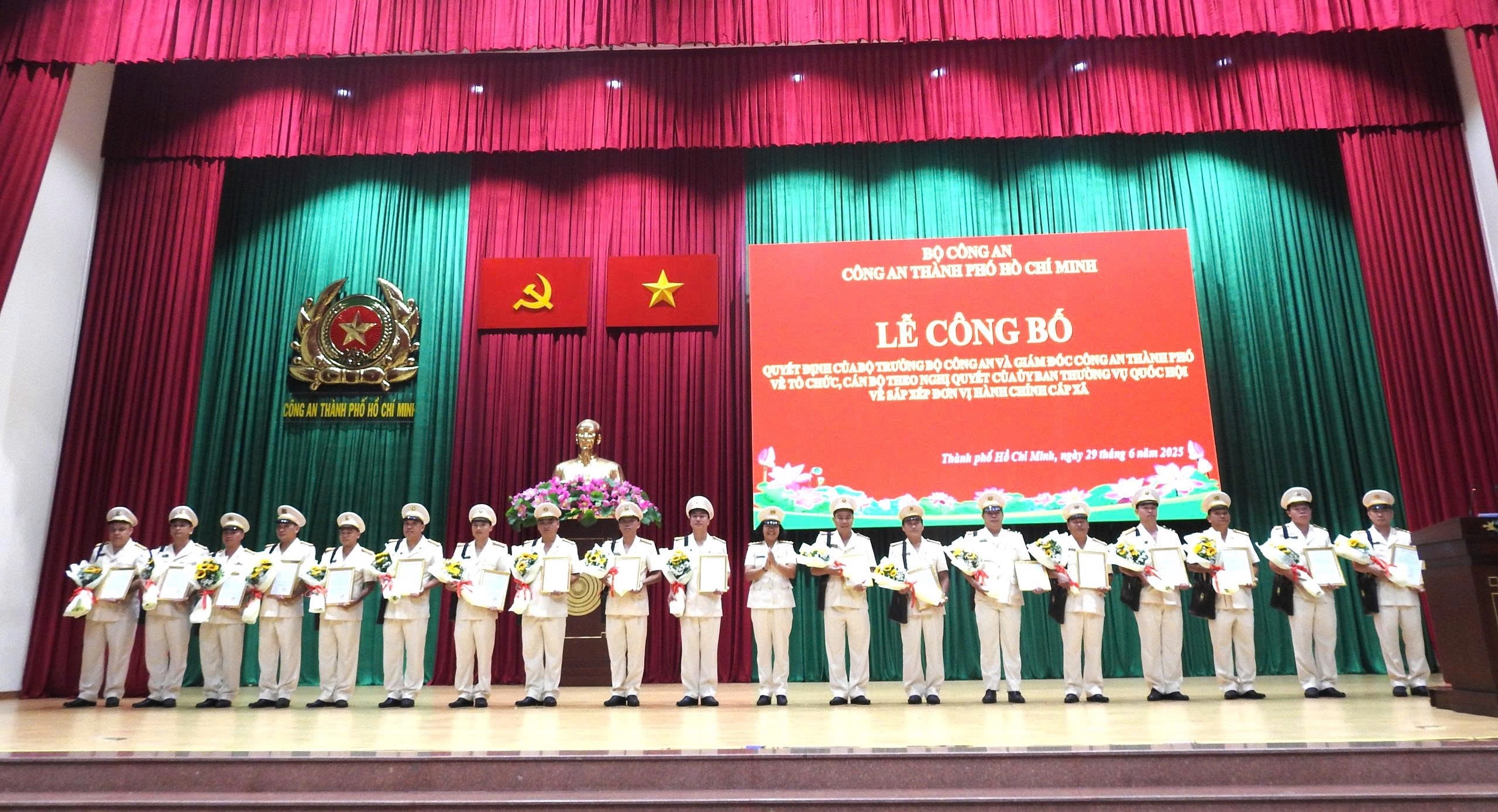 Cong an TP.HCM anh 12