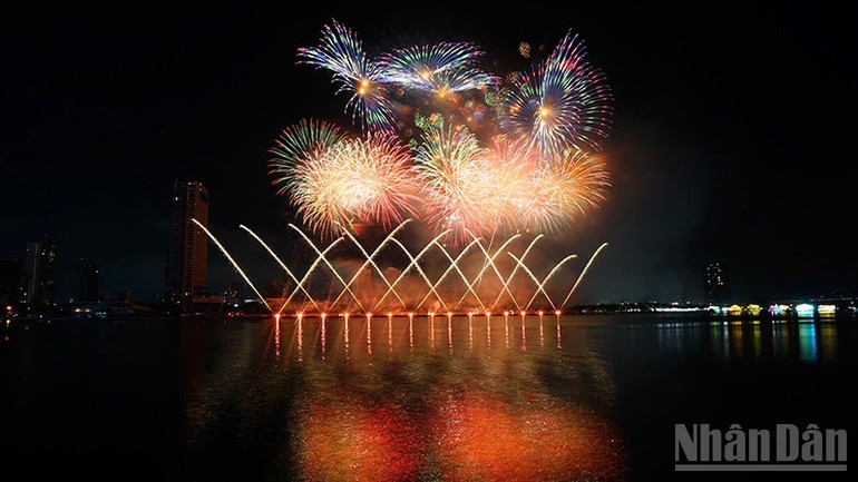 Phao hoa Da Nang DIFF anh 2