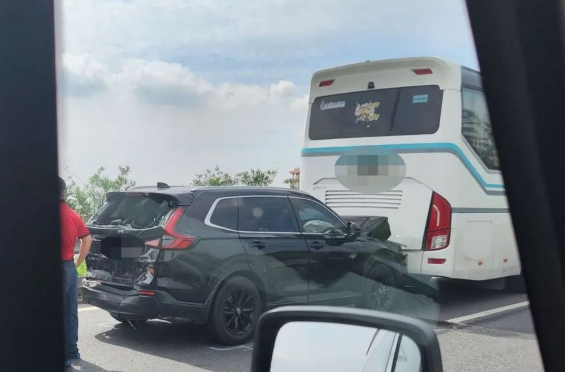 5 oto va cham lien hoan tren cao toc Cao Bo - Mai Son hinh anh