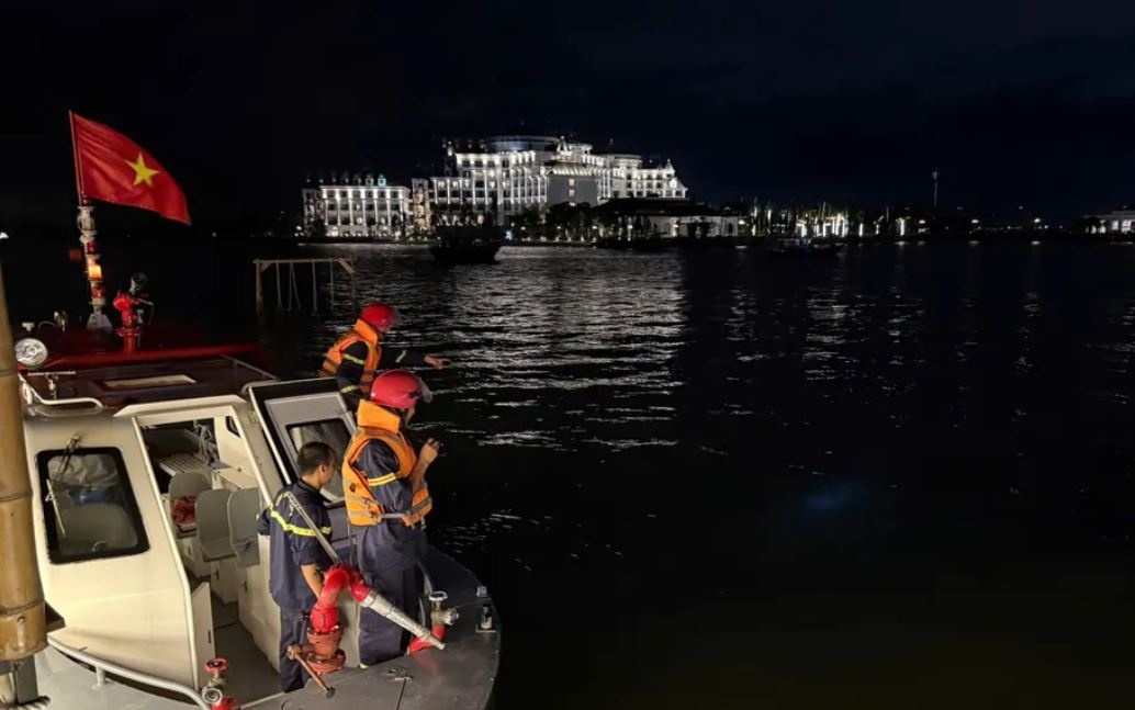 Tim thay thi the be trai mat tich khi tam bien o Bai Chay hinh anh