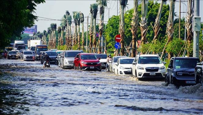 Mua lon ngap sau, ket xe nhieu gio o Ba Ria - Vung Tau hinh anh