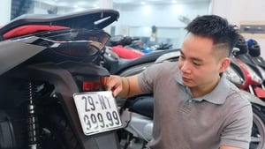 Gan 6.400 ty dong thu ve tu dau gia bien xe hinh anh