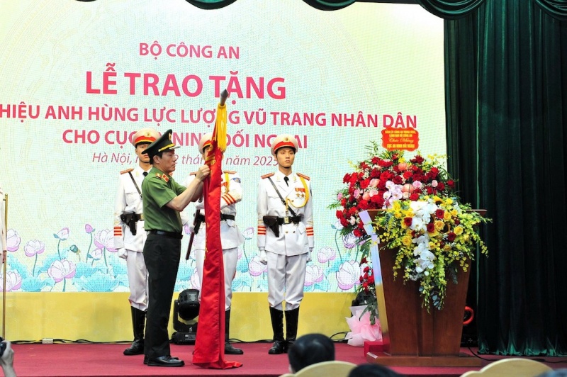 cuc an ninh doi ngoai anh 2