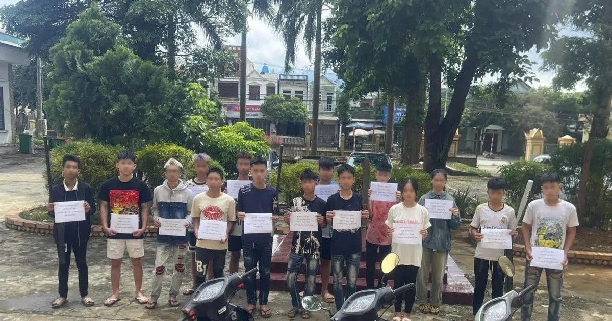 Nhom thanh thieu nien mang hung khi tu tap khu vuc deo Da Trang hinh anh