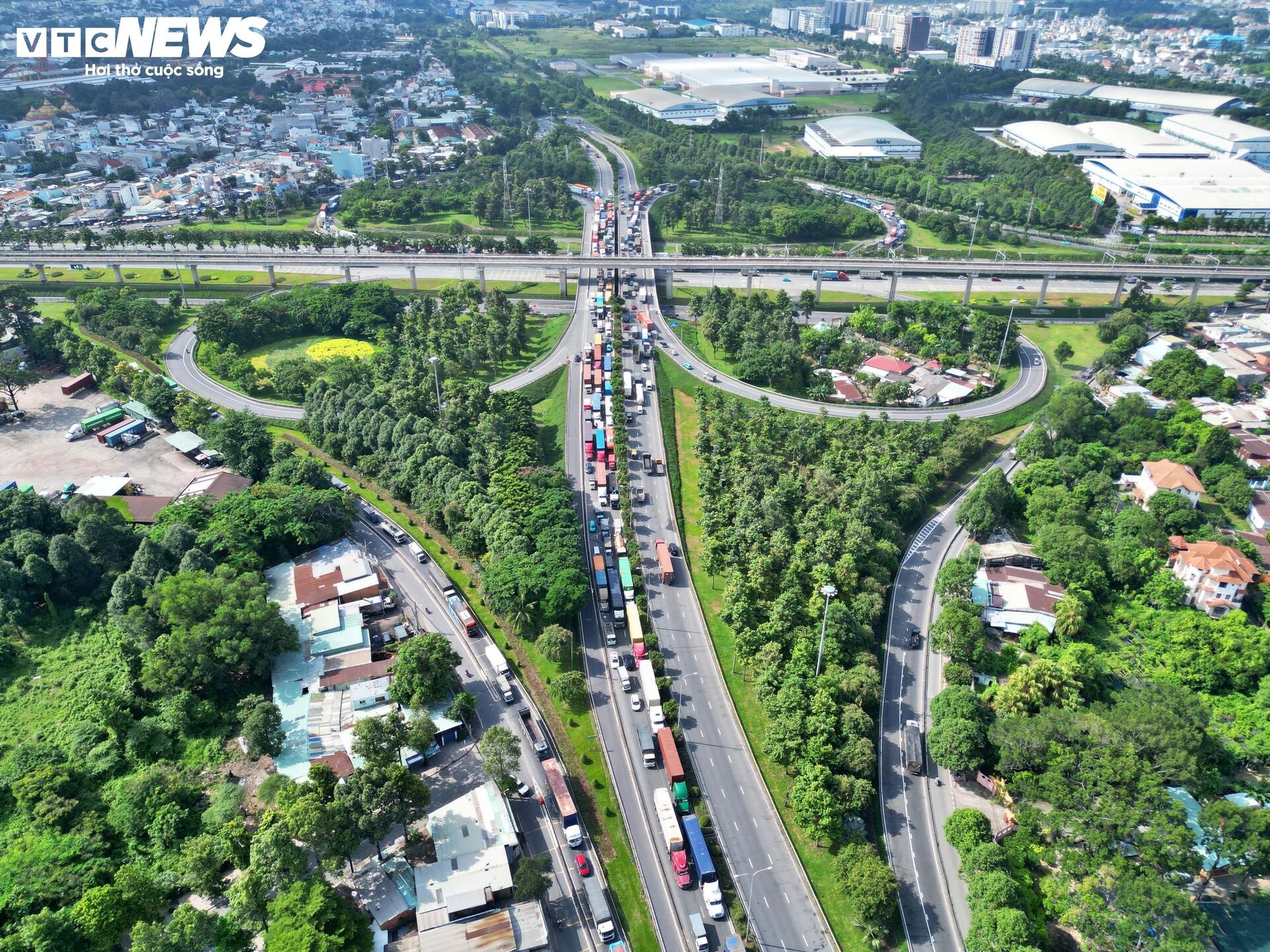 Ket xe Sai Gon TP.HCM anh 8