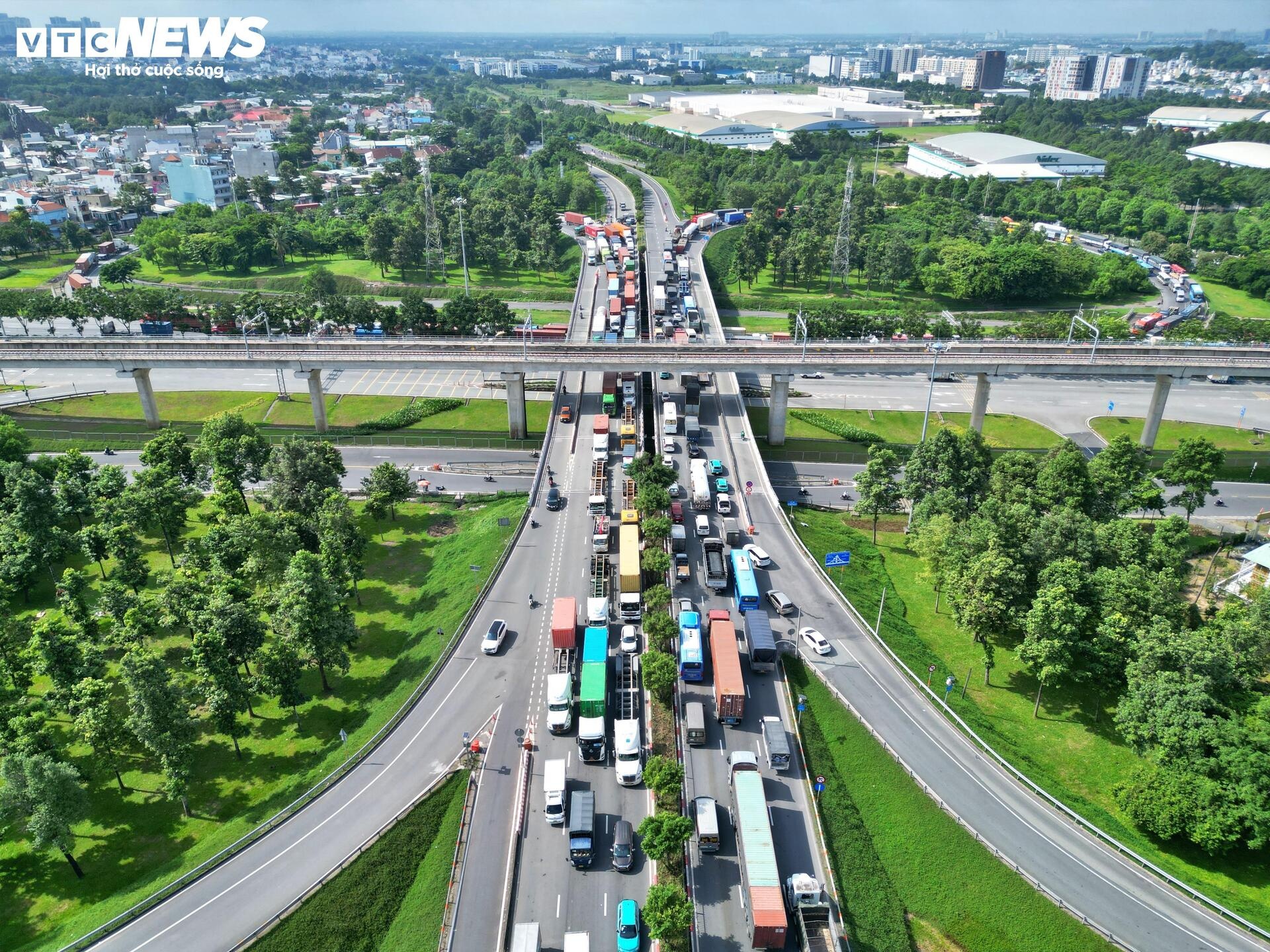 Ket xe Sai Gon TP.HCM anh 9