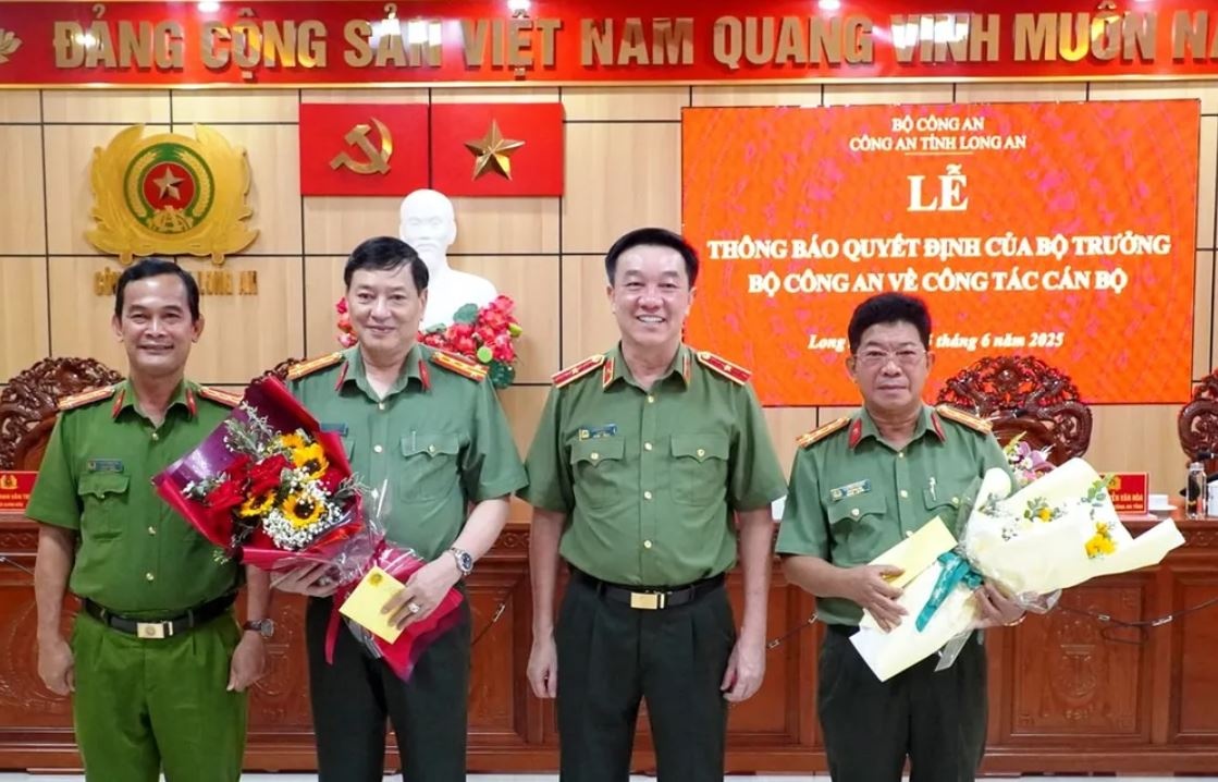 Hai Pho giam doc Cong an tinh Long An nhan nhiem vu moi o Bo Cong an hinh anh