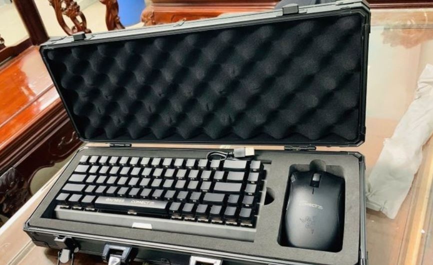 Noi dua 'co bom', hanh khach bi phat 4 trieu dong hinh anh