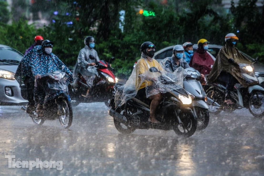 Mua mien Bac Ha Noi anh 1