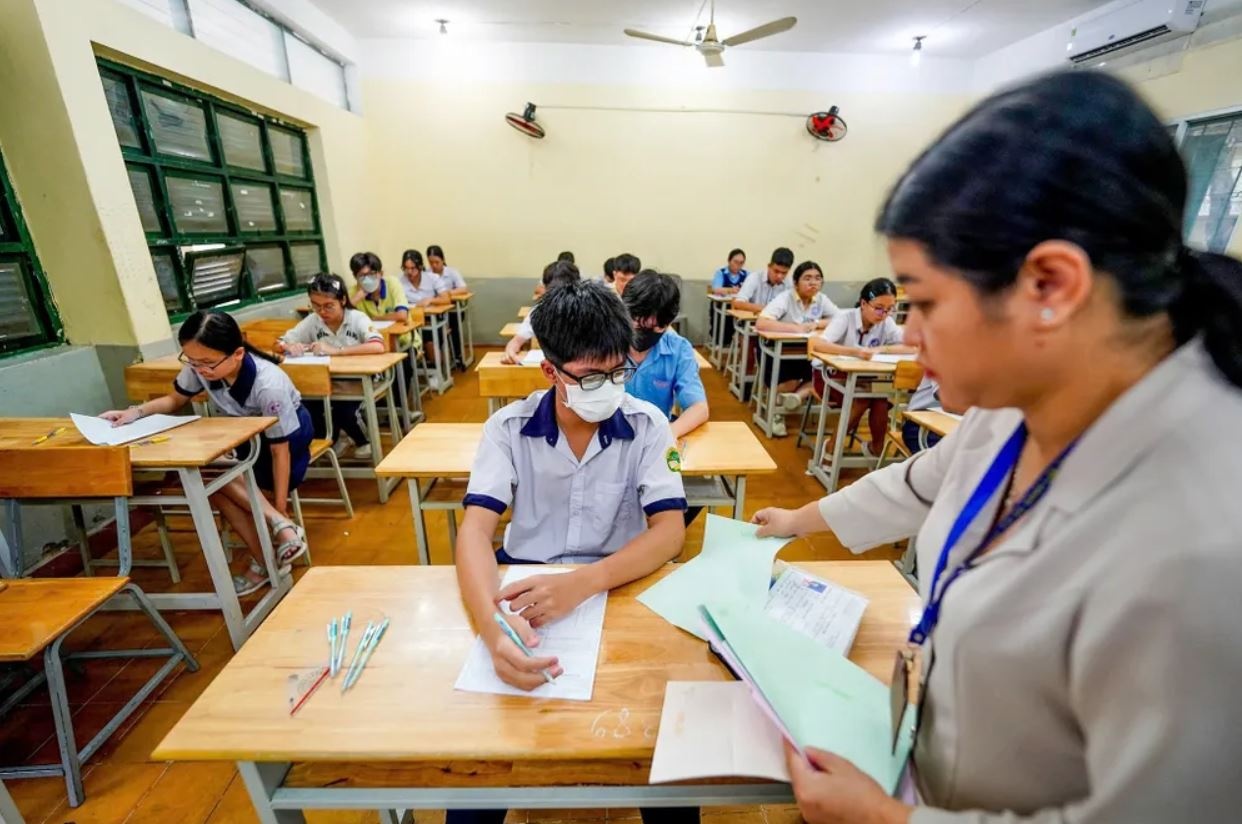 TP.HCM Sai Gon mua dong anh 1