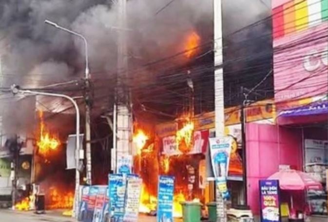 Chay lon tai sieu thi Dien may Xanh o Dong Nai hinh anh