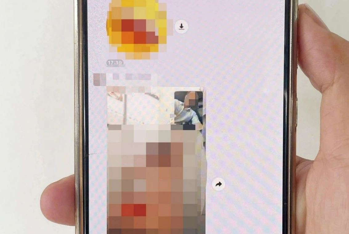 Hieu truong bi ky luat vi dang anh phu nu dang tam vao nhom truong hinh anh