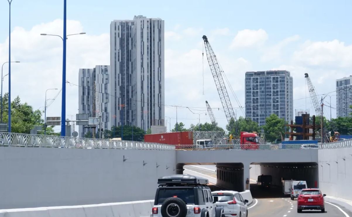 Thong xe ham chui o nut giao thong lon nhat TP.HCM hinh anh