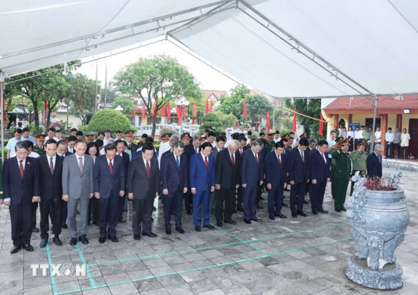 To Lam Nguyen Van Linh anh 4