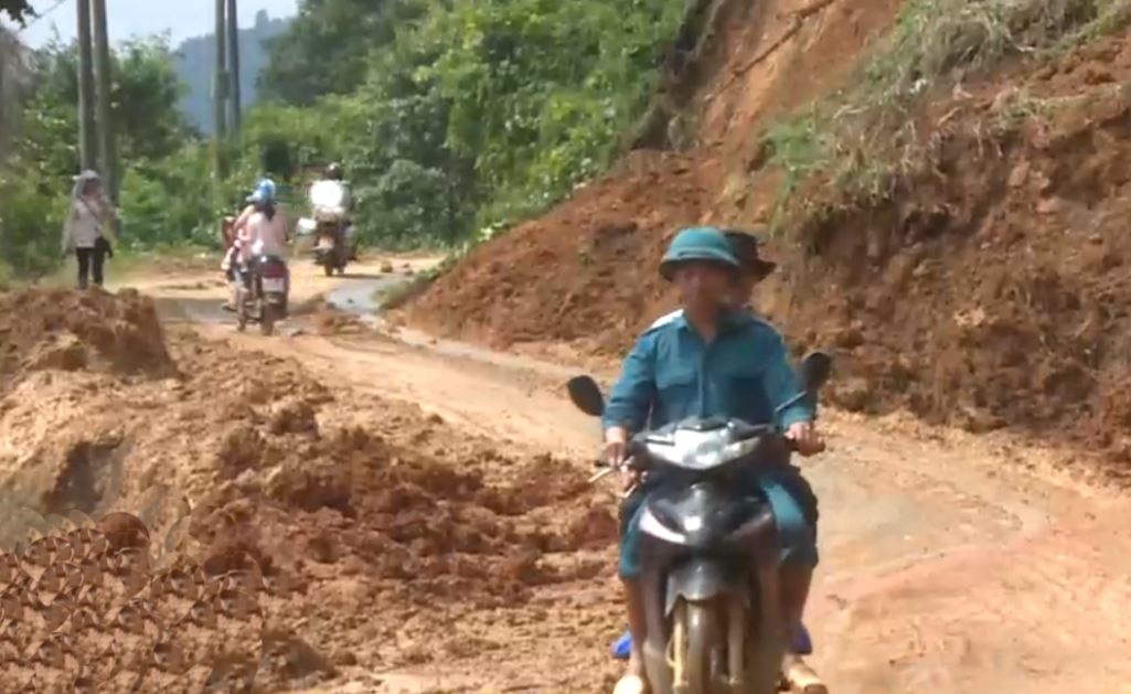 Thien tai lam hai nguoi chet voi nhieu thiet hai tai cac dia phuong hinh anh