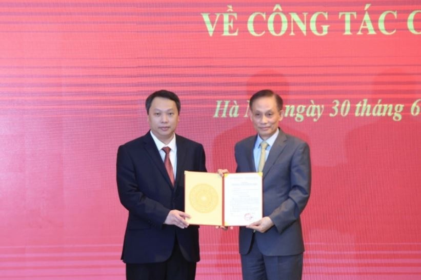 Dang Khanh Toan Trung uong anh 2