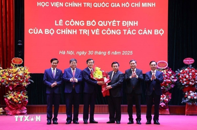 hoc vien chinh tri anh 2