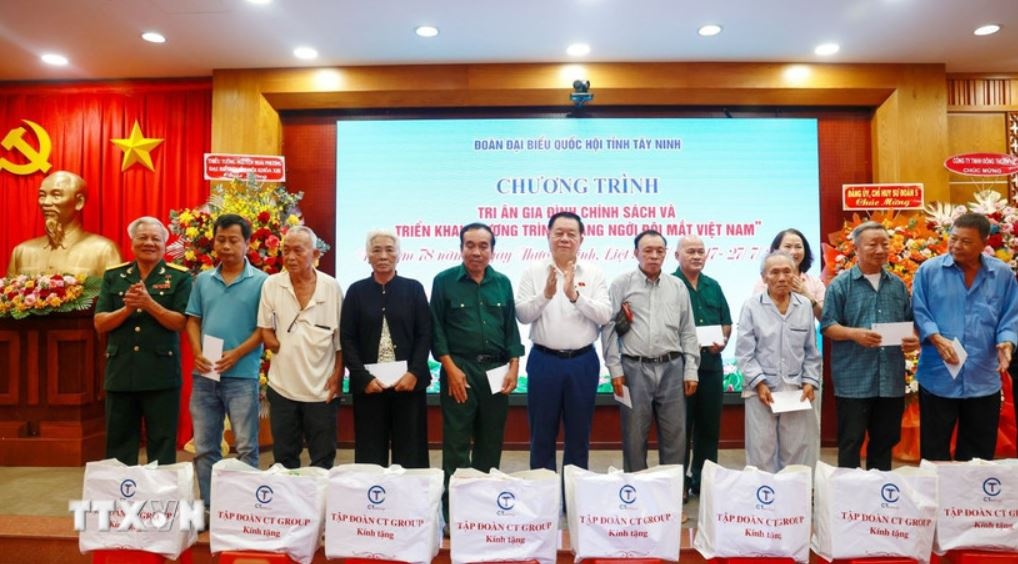 Nguyen Trong Nghia Tuyen giao anh 1