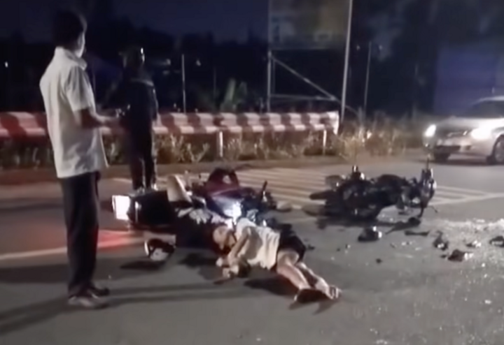 Hien truong hai xe may dau dau, hai nguoi tu vong o TP.HCM hinh anh