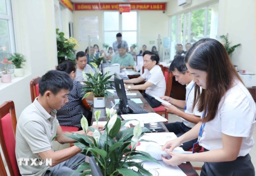 Bo Chinh tri anh 3